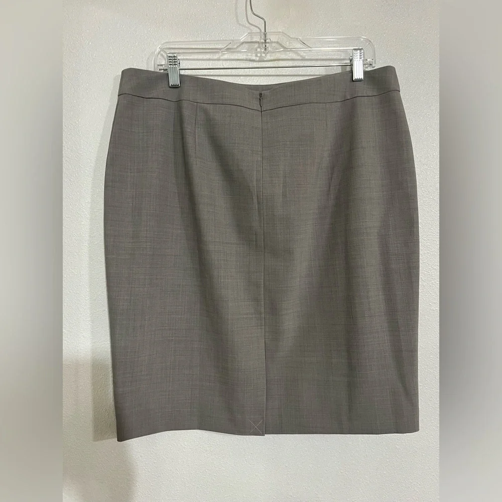 And Taylor, Petite 16P NWT Pin skirt career, Grey